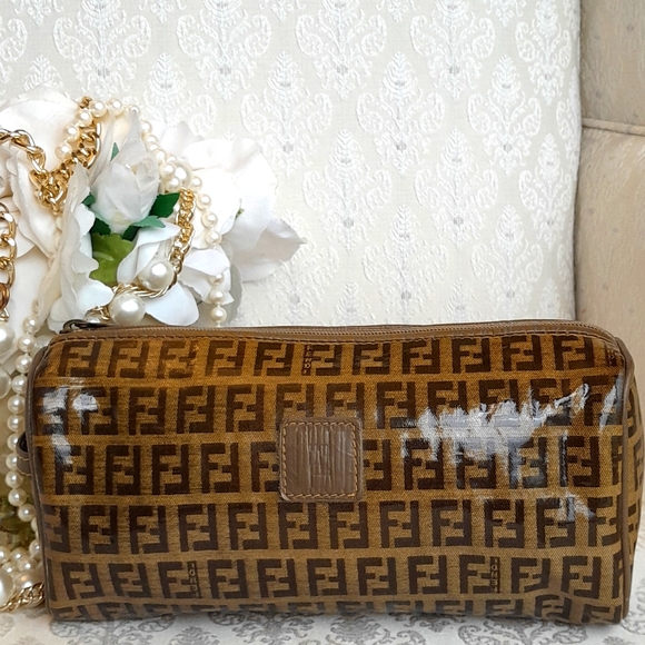 Vintage Fendi Cosmetic Medium Beauty Pouch! - Picture 1 of 9